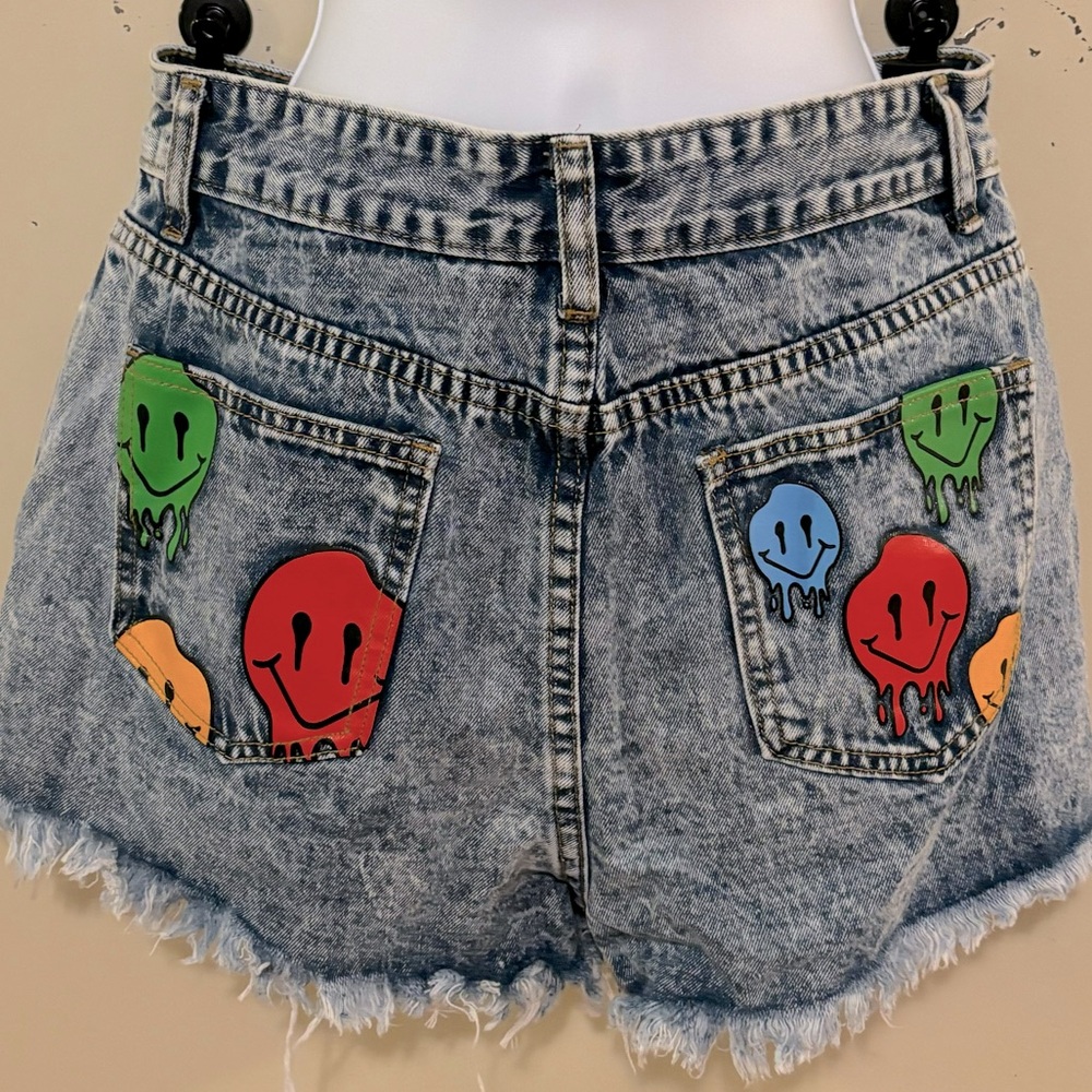 Smiley Faces Distress Shorts
